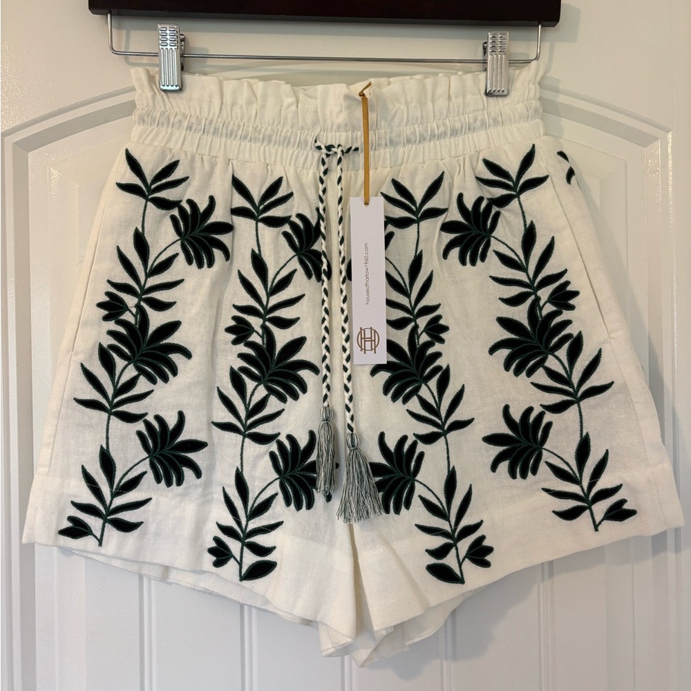 NWT House of Harlow Embroidered White and Dark Green Shorts With Pockets Size S